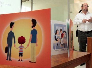 Mineduc incluirá efeméride gay en las escuelas de Chile en 2016