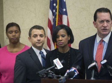 920x920 369x274 exact 1447428662 - Despiden a dos maestras por negarse a llamar “niño” a una niña