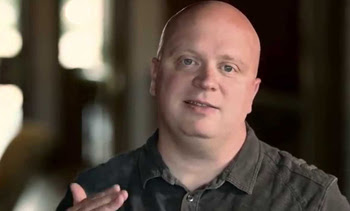 caleb - CRIADO POR PADRES GAYS SE CONVIERTE A CRISTO Y HOY ES PASTOR