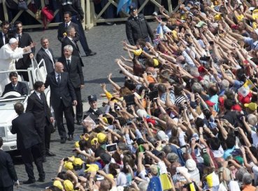 image564bd395161f65.57451730 369x274 exact 1447865011 - Católicos son más pero menos comprometidos comparados con evangélicos en Argentina