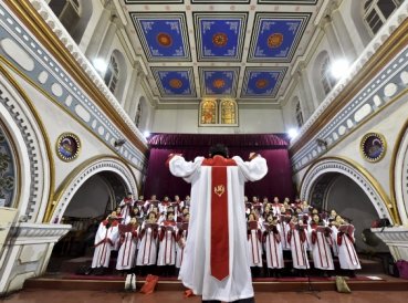 catholic church in china 369x274 exact 1457367838 - China va a ordenar sacerdotes para contener crecimiento cristiano