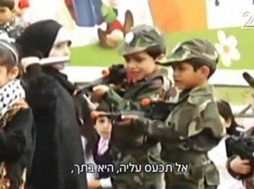 TelevisiC3B3n palestina enseC3B1a a niC3B1os a matar judC3ADos 369x274 exact 1464713666 - Televisión palestina enseña a niños a matar judíos