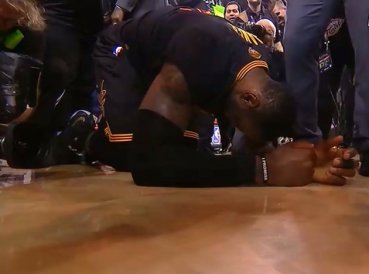 Lebron James agradece a Dios tras logro histC3B3rico en la NBA 369x274 exact 1466612553 - Lebron James, agradece a Dios tras logro histórico en la NBA