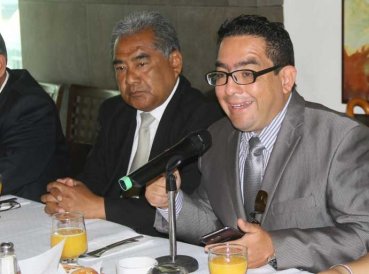 Pastores se unen contra matrimonio gay en MC3A9xico 1024x512 369x274 exact 1469731114 - Pastores se unen contra matrimonio gay en México