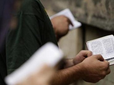 ProhC3ADben a cristianos poseer biblias en UzbekistC3A1n 369x274 exact 1476132073 - Prohíben a cristianos poseer biblias en Uzbekistán