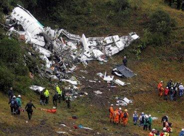 EvangC3A9licos lamentan accidente aC3A9reo de Chapecoense 369x274 exact 1480445108 - Evangélicos lamentan accidente aéreo de Chapecoense