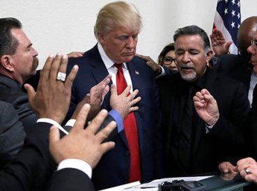 Ateos Trump Biblia oraciC3B3n y Dios discurso inaugural 369x274 exact 1483641716 - Ateos exigen a Trump que elimine Biblia, oración y Dios en discurso inaugural