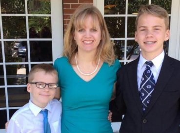 Mujer ve acciC3B3n de Dios despuC3A9s de orar durante tiroteo 369x274 exact 1484161442 - Mujer ve acción de Dios después de orar durante tiroteo