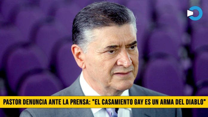 6e41cas gay arma 696x392 - Pastor Denuncia ante la Prensa: â€œEl Casamiento Gay es un Arma del Diablo para destruir la Sociedadâ€�