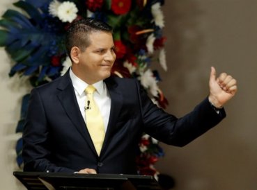 Candidato conservador va a segunda vuelta por no apoyar matrimonio gay 369x274 exact 1517936629 - Candidato conservador va a segunda vuelta por no apoyar matrimonio gay