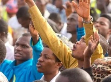 MC3A1s de 800 mil personas se entregan a JesC3BAs tras cruzada evangelC3ADstica 369x274 exact 1517595202 - Más de 800 mil personas se entregan a Jesús, tras cruzada evangelística