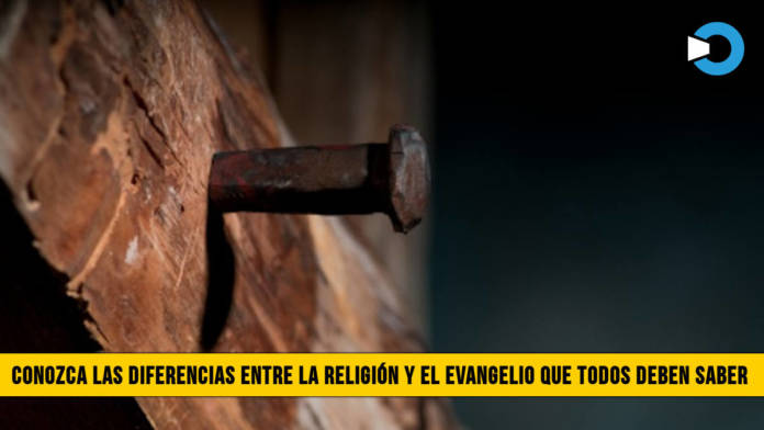 fc29relig evang 696x392 - Conozca cuÃ¡les son las Diferencias entre la ReligiÃ³n y el Evangelio que todos deben saber