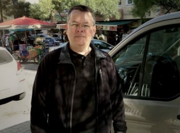 EEUU negocia con TurquC3ADa libertad de pastor que podrC3ADa ser condenado a prisiC3B3n perpetua 369x274 exact 1523046541 - EEUU negocia con Turquía libertad de pastor que podría ser condenado a ‘prisión perpetua’