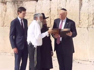 Rabino influyente cree que Trump construirC3A1 Tercer Templo 369x274 exact 1522856377 - Rabino influyente cree que Trump construirá Tercer Templo
