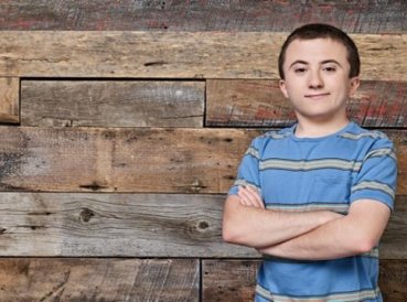 Actor Atticus Shaffer cuenta como raro sindrome le acerco a Dios 369x274 exact 1527349785 - Actor Atticus Shaffer cuenta cómo raro síndrome le acercó a Dios