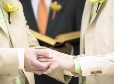 Iglesia Episcopal quiere quitar marido y mujer de ceremonias de matrimonio 369x274 exact 1525971836 - Iglesia Episcopal quiere quitar “marido y mujer” de ceremonias de matrimonio