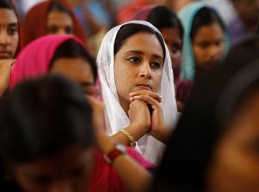 Mas de 9 mil iglesias se reunen para orar por cristianos perseguidos 369x274 exact 1527353048 - Más de 9 mil iglesias se reúnen para orar por cristianos perseguidos