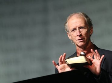John Piper Su dinero no es suyo. Es de Dios. Su dinero no es su punto final 369x274 exact 1528475093 - John Piper: “Su dinero no es suyo. Es de Dios. Su dinero no es su punto final”