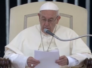 Papa Francisco Parejas homosexuales no pueden ser consideradas familias 369x274 exact 1529427838 - Papa Francisco: “Parejas homosexuales no pueden ser consideradas familias”
