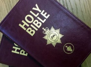 Policia provoca reacciones violentas por permitir distribucion gratuita de biblias 369x274 exact 1527953637 - Policía provoca reacciones violentas por permitir distribución gratuita de biblias