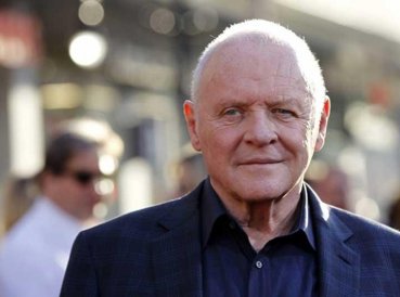 Anthony Hopkins dice que se libero del alcoholismo cuando alguien le dijo que intentara confiar en Dios 369x274 exact 1533011246 - Anthony Hopkins dice que se liberó del alcoholismo cuando alguien le dijo que intentara confiar en Dios