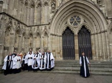 Gays miembros de Iglesia de Inglaterra alegan ser expulsados de sus congregaciones 369x274 exact 1530980360 - Gays miembros de Iglesia de Inglaterra alegan ser expulsados de sus congregaciones