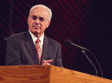John MacArthur Algunos evangelicos complacen la cultura 369x274 exact 1535327102 - John MacArthur: “Algunos evangélicos complacen la cultura”