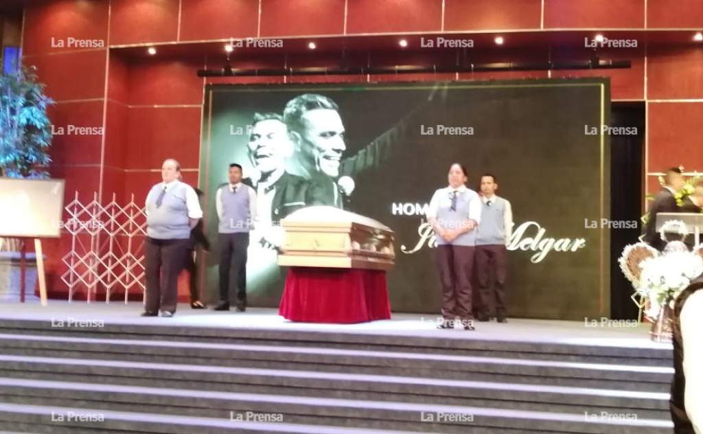 dt.common.streams.StreamServer 2 1024x632 - Despiden y homenajean a Julio Melgar en Casa de Dios